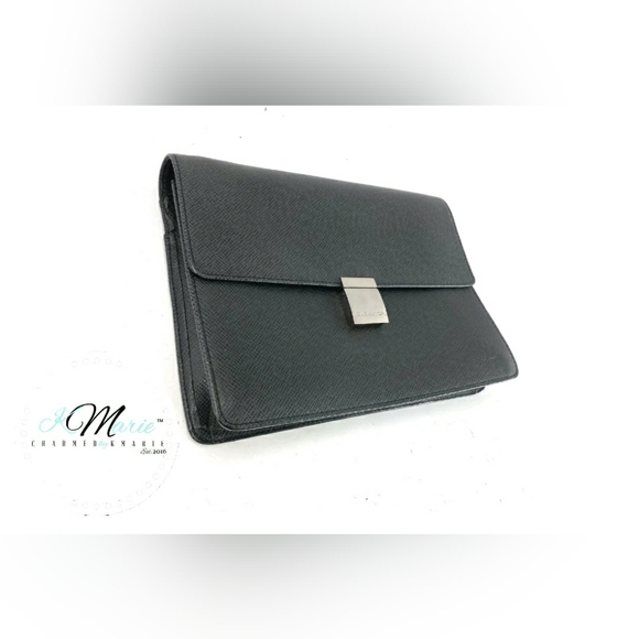 Authentic Louis Vuitton Taïga Pochette Selenga - Picture 2 of 13